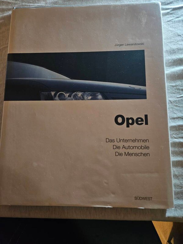 Opel naslagwerk uit 1992