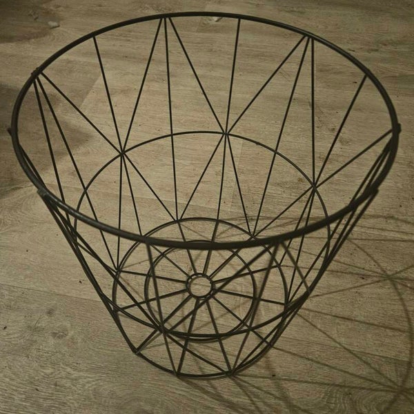 Industriële Zwarte Draadmand / Bijzettafel Onderstel – Geometrisch Design
