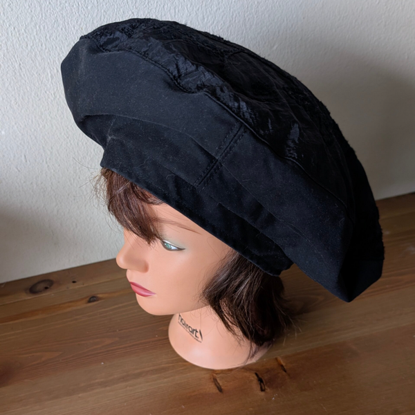 Baret. 56cm zwart