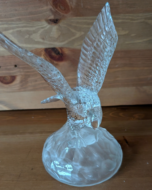Imposante glazen adelaar in vlucht (21 cm)