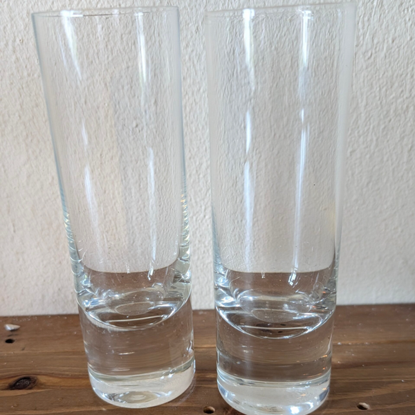 Twee transparante longdrinkglazen met zware dikke bodem 15 cm