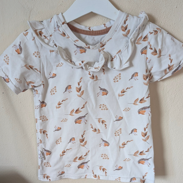 Schattig T-shirt | Ruffle-kraag | Vogeltjes | Maat 92 (Oksel 28 cm)