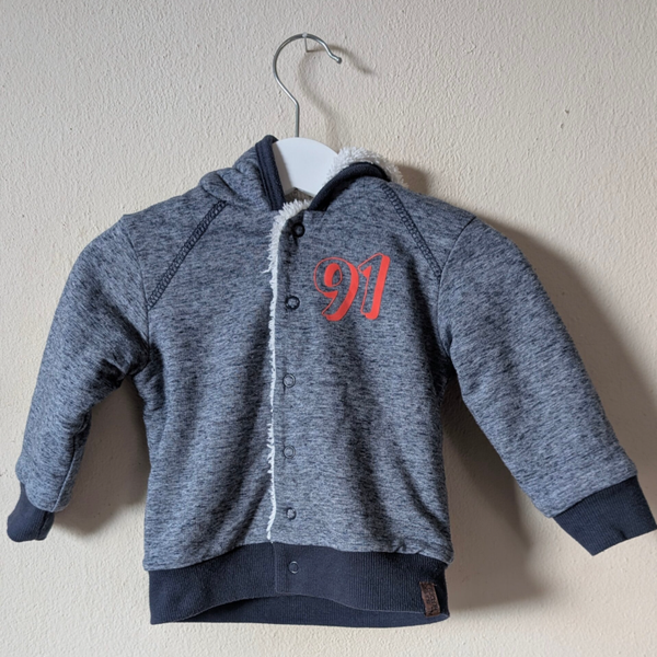 Vest Dirkje | grijs | capuchon | wollige voering | maat 74