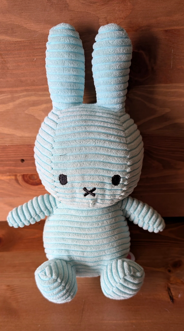 Nijntje pluche knuffel lichtblauwe ribstof 26 cm