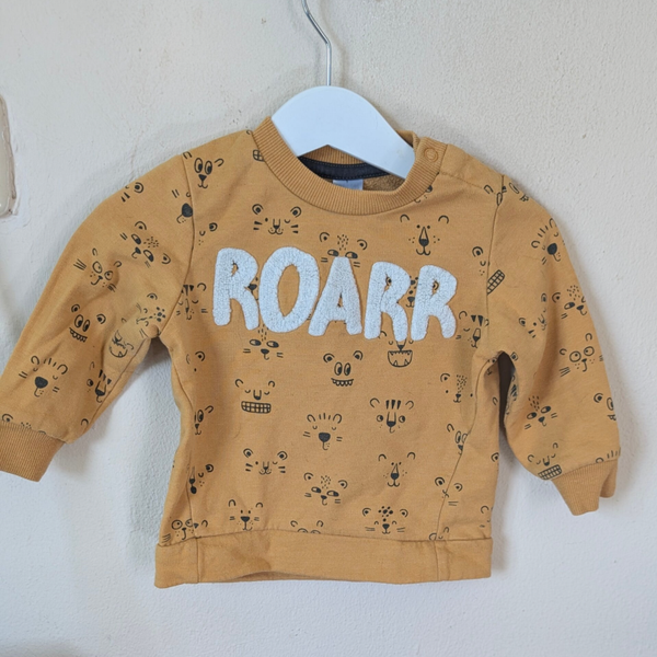 Babyclub | Okergele Sweater | "ROARR" | Maat 74
