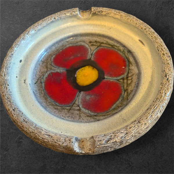 Keramische vintage design asbak met miniatuurportretjes 20cm