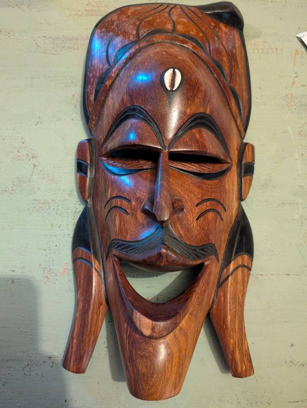 Houten wandmasker handgesneden met kauri-schelp - 38 cm