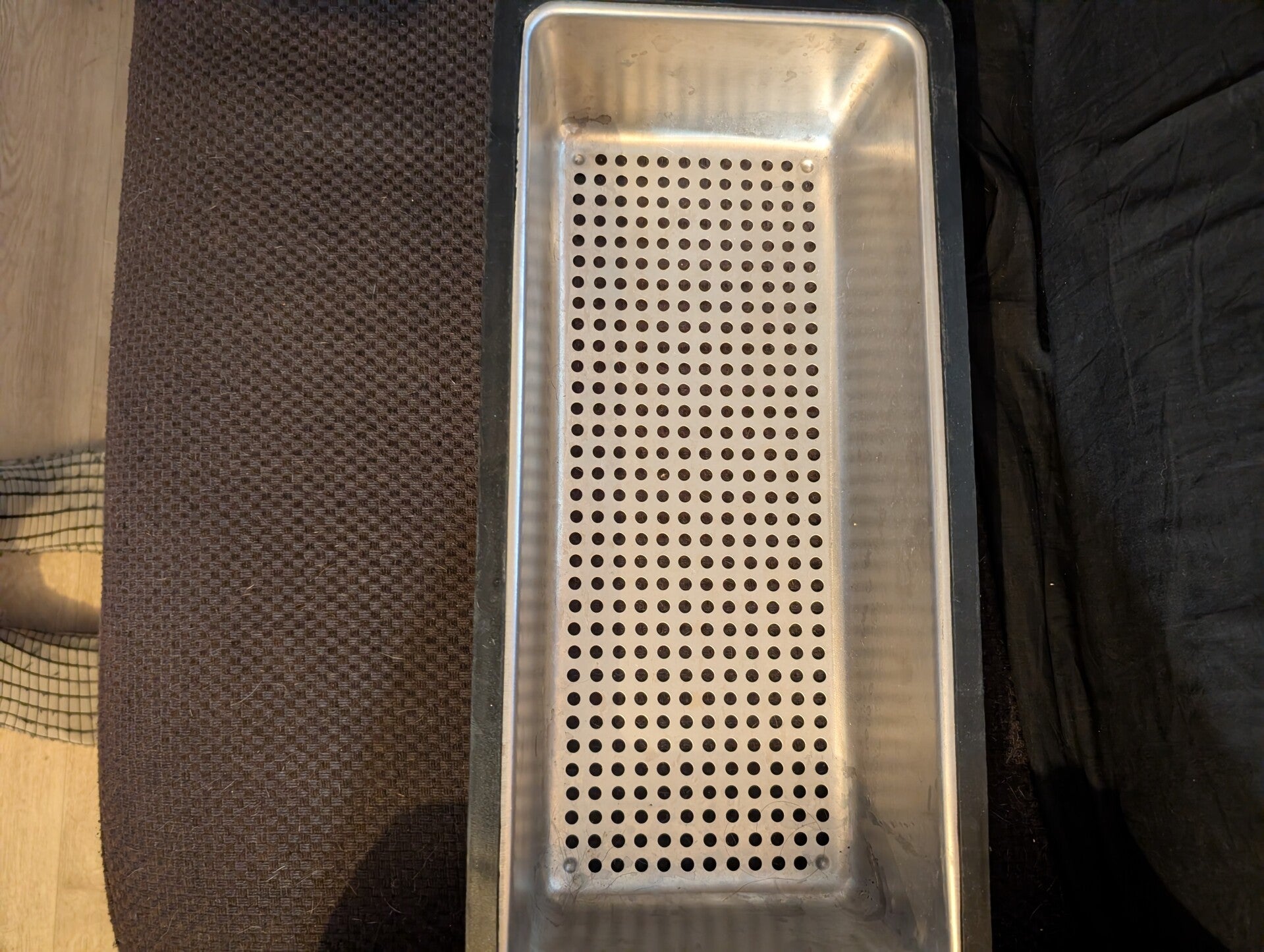 RVS uitlekbak met geperforeerde bodem – 42 x 20 x 10 cm – Spoelbakzeef