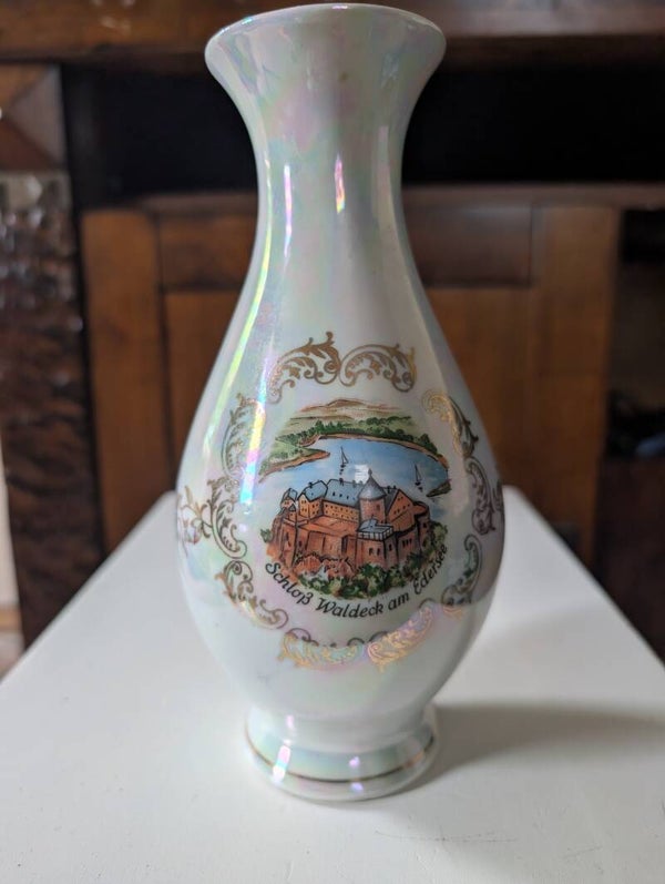 Vaas Schloss Waldeck am Edersee Duitsland – Parelmoer & Goud – Hoogte 20 cm