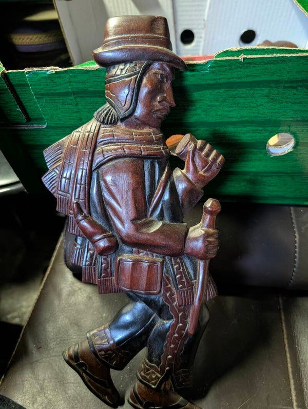 Handgesneden houten reliëf Andes-figuur 34cm