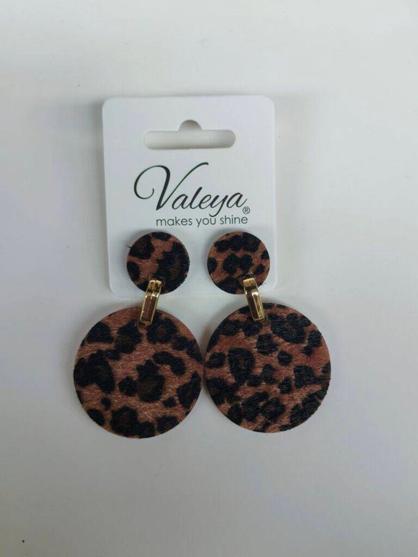 Oorbellen rond panther