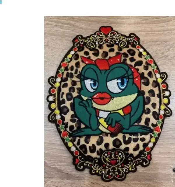 Embleem: Rugembleem Panter met rood strik