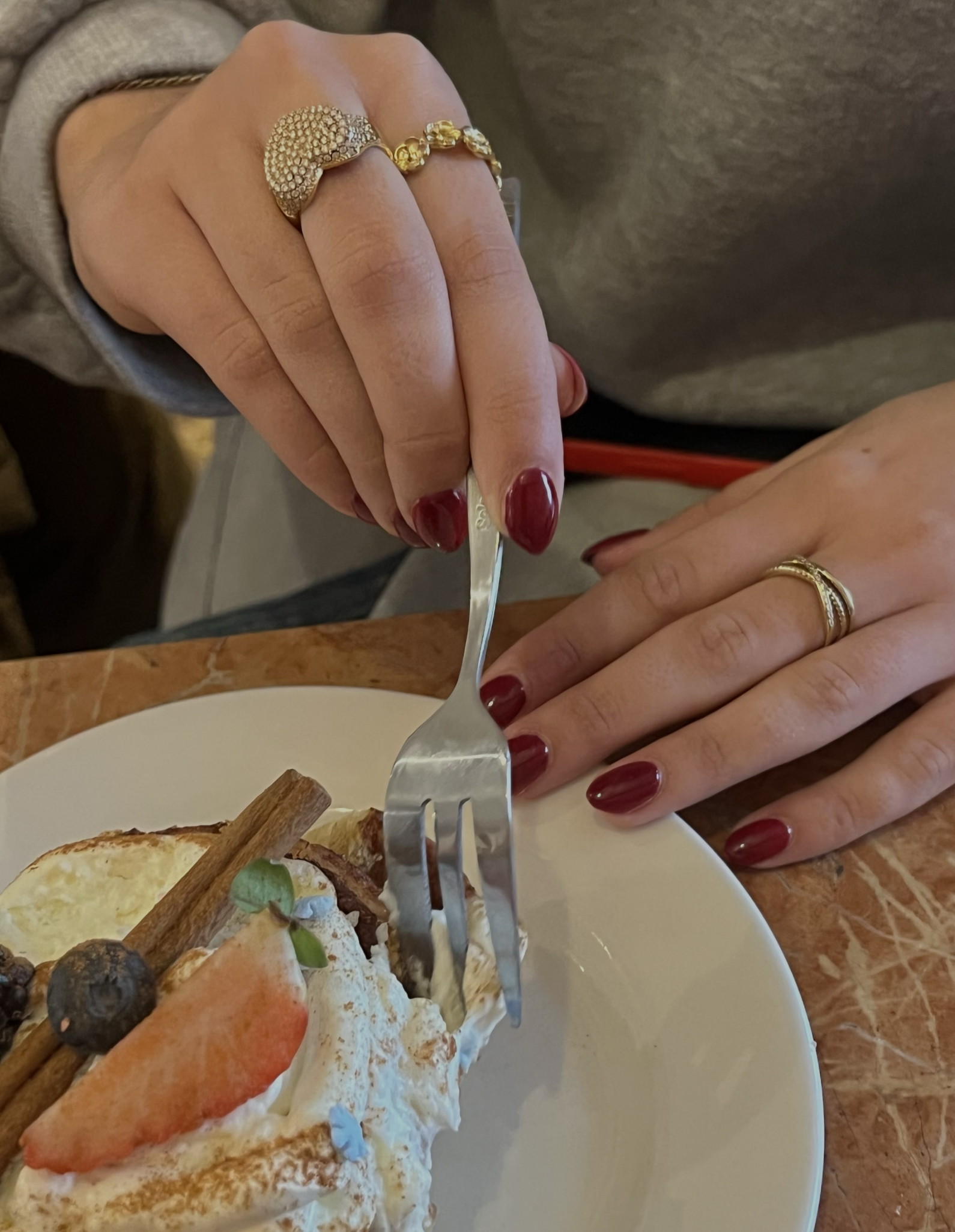 Twisted ring met stras R23 Goud