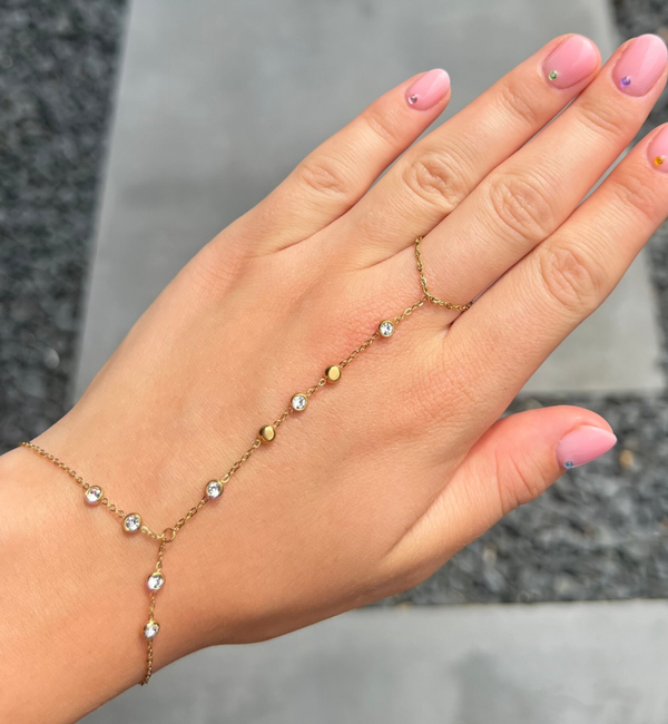 Hand chain met steentjes klein A16 Goud