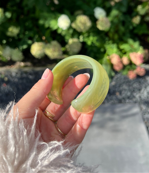 Acryl bangle lichtgroen