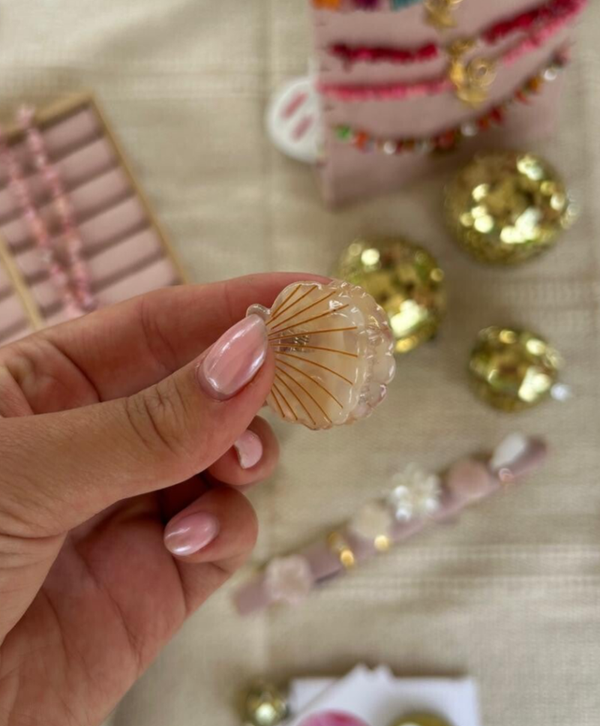 Haar clipje wit schelpje mini