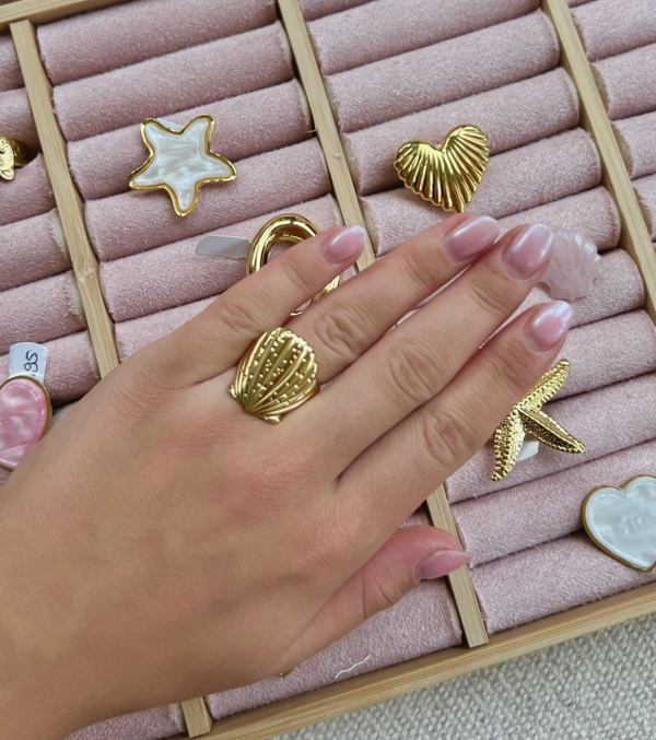 Platte schelp ring R10 Goud