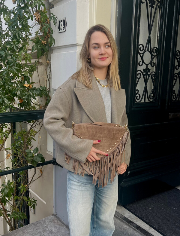 Suède tasje met franjes en studs taupe