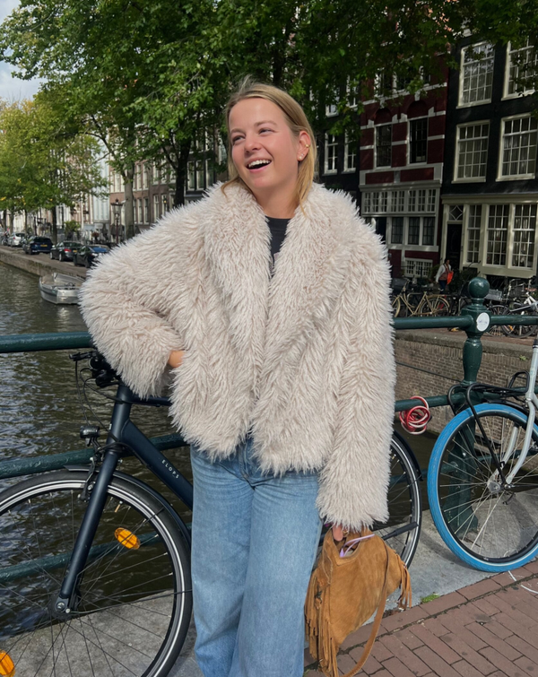 Jas met imitatie bont creme