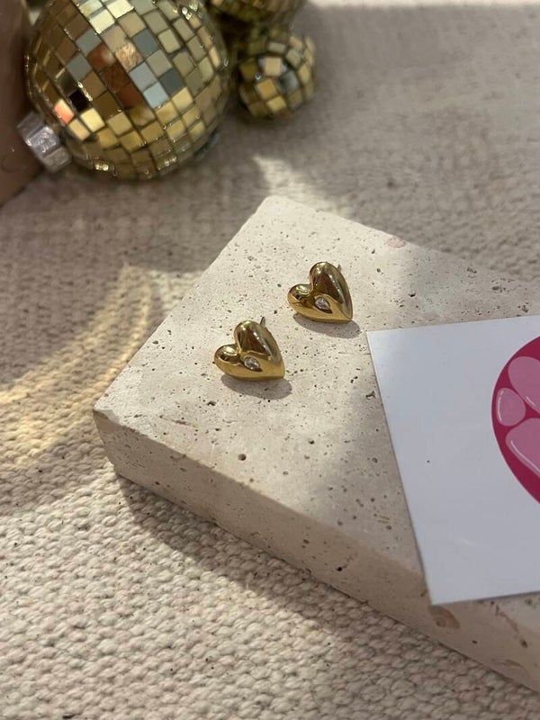 Hart met glitter studs O18 Goud