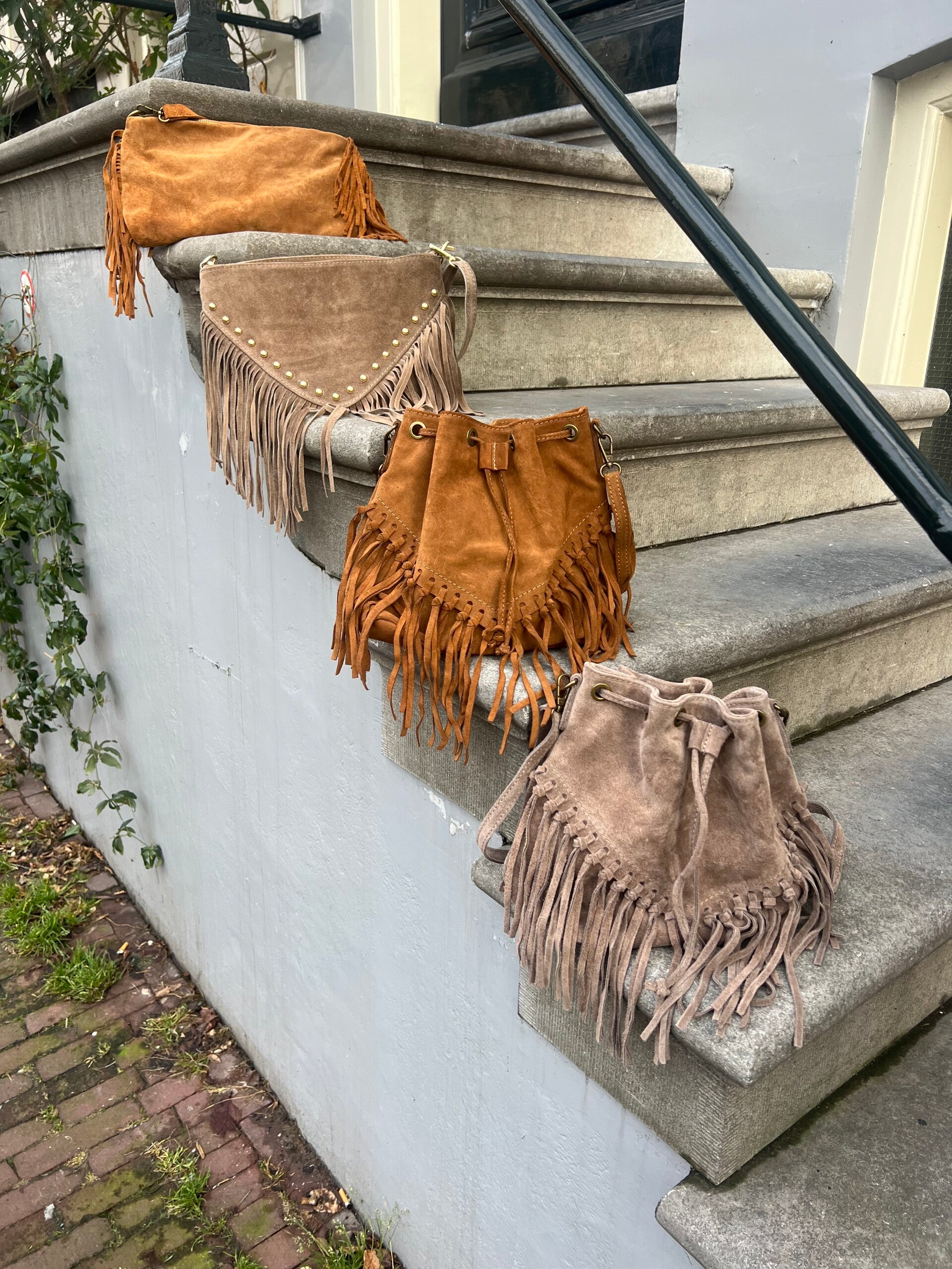 Suède tasje met franjes camel