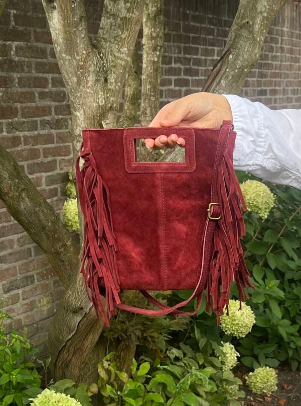 Boho tasje suède met franjes bordeaux