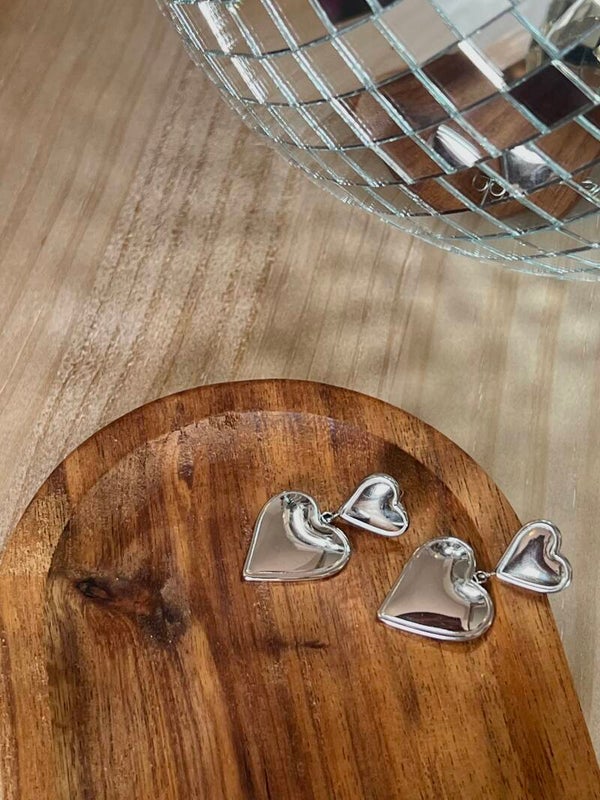 Dubbele hartjes oorhangers O17 Zilver
