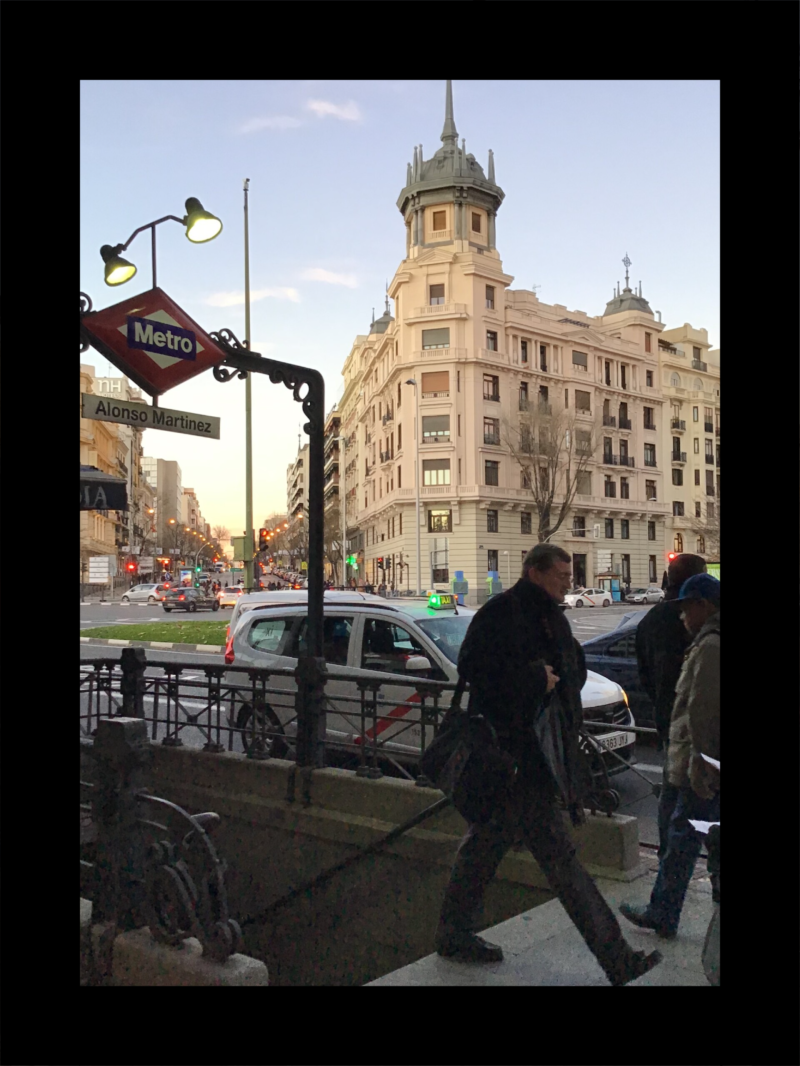 In het lessenrooster van de Handelswetenschappen aan de Faculteit Economie en Bedrijfskunde wordt er naast de andere talen als Frans, Duits, Engels ook Economisch Spaans aangeboden. Dit vak heeft de laatste jaren steeds meer succes omdat niet alleen Spanj