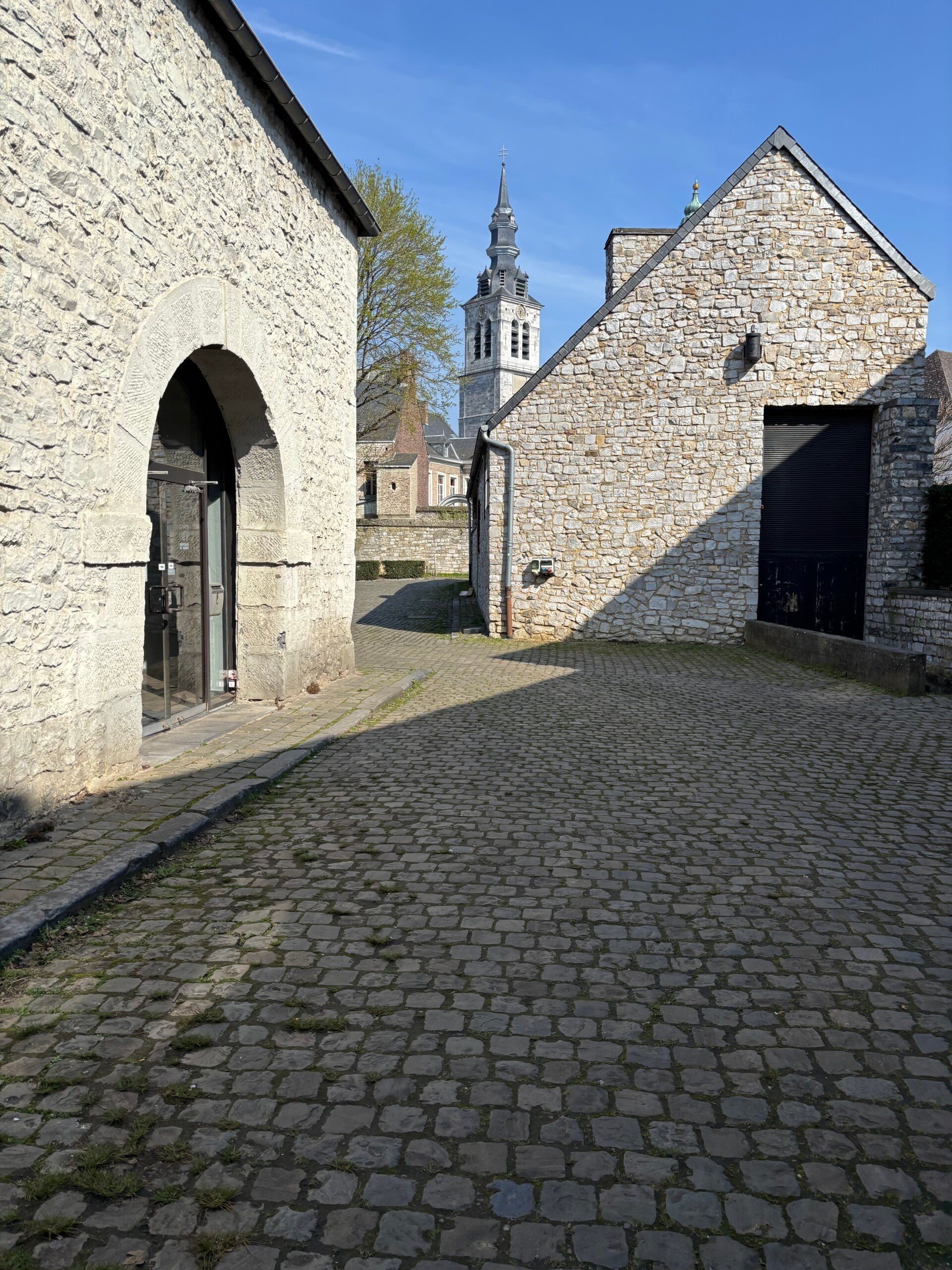 Cette rubrique à l''attention des touristes espagnols, vous présente des produits belges et flamands à découvrir. Advocaat est un des produits régionaux les plus connus en Flandre. De Klok est une entreprise familiale qui vend un "advocaat" d'un goût inég
