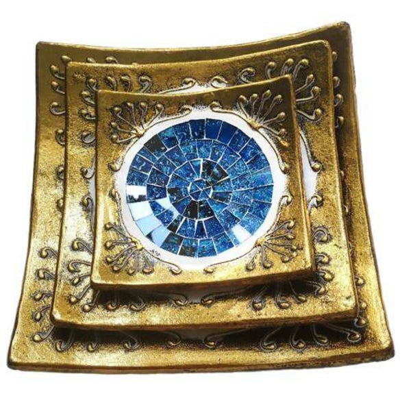 Set van 3 goudkleurige borden, blauw mozaïek