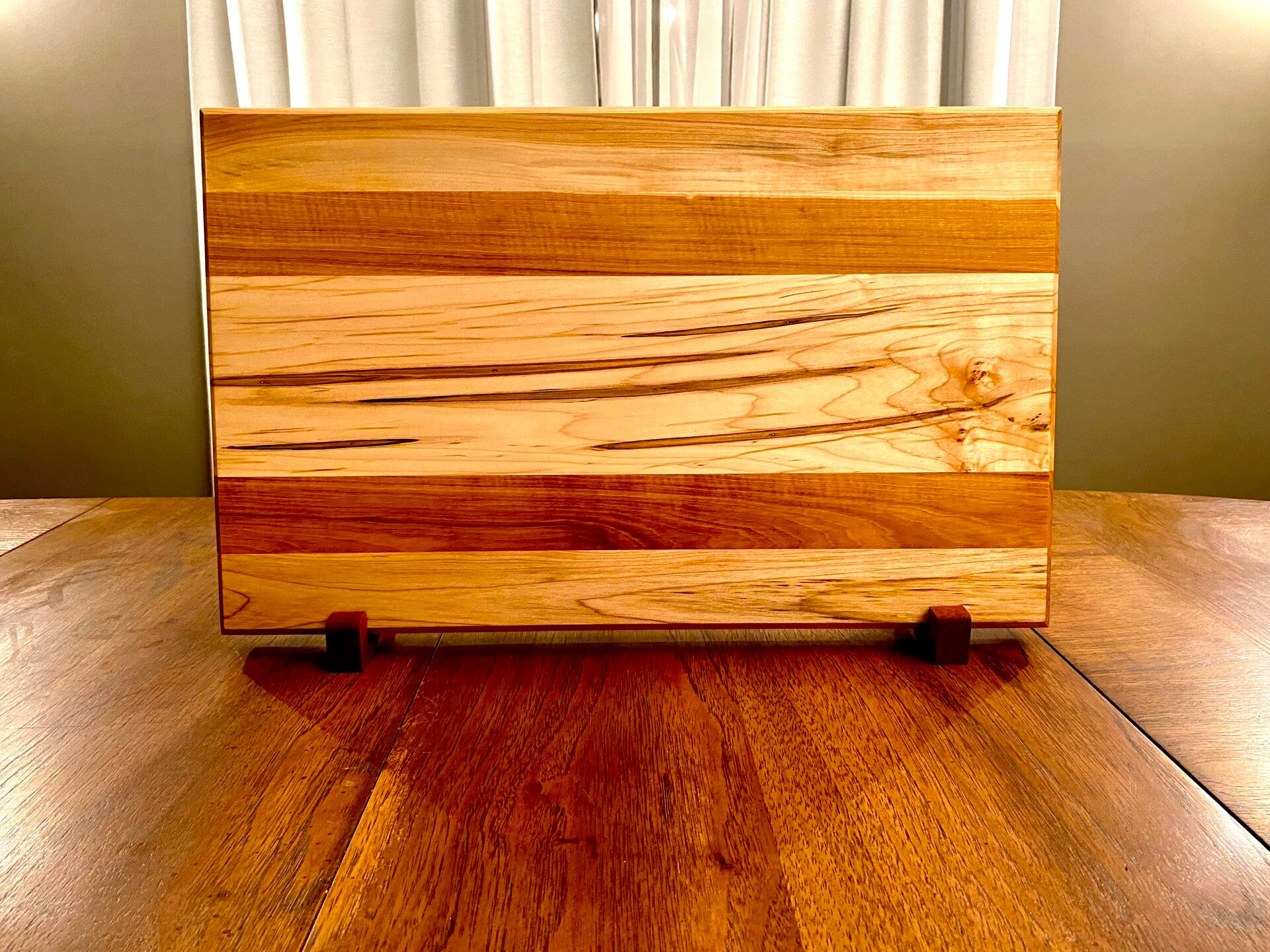 Ambrosia Maple, Hickory
