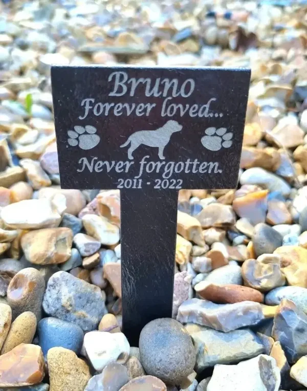 Personalised pet memorial slate Dog Grave Stone marker stake plaque ANY BREED