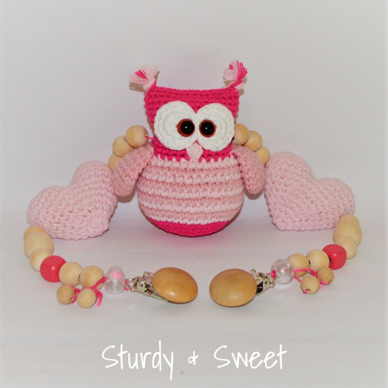 gehaakte wagenspanner met uiltje en hartjes