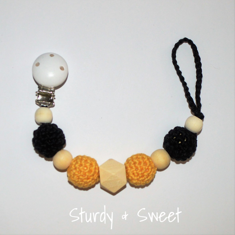 speenkoord gehaakte en houten kralen