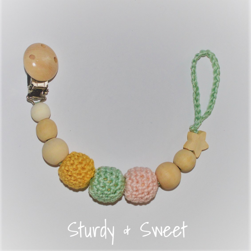 speenkoord gehaakte en houten kralen