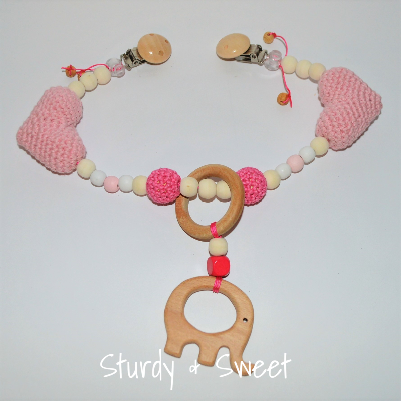 Wagenspanner handgemaakt met houten en gehaakte kralen