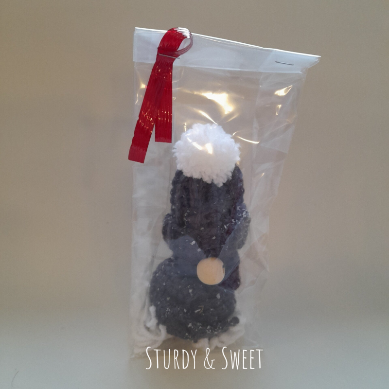 wijnfles muts en sjaal