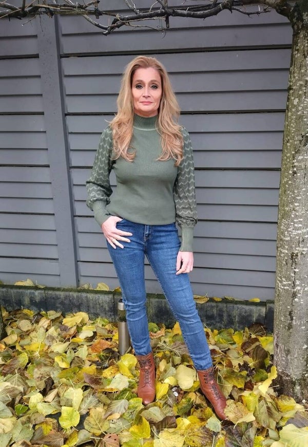 Trui met zigzag print en subtiel glittertje op mouwen army groen