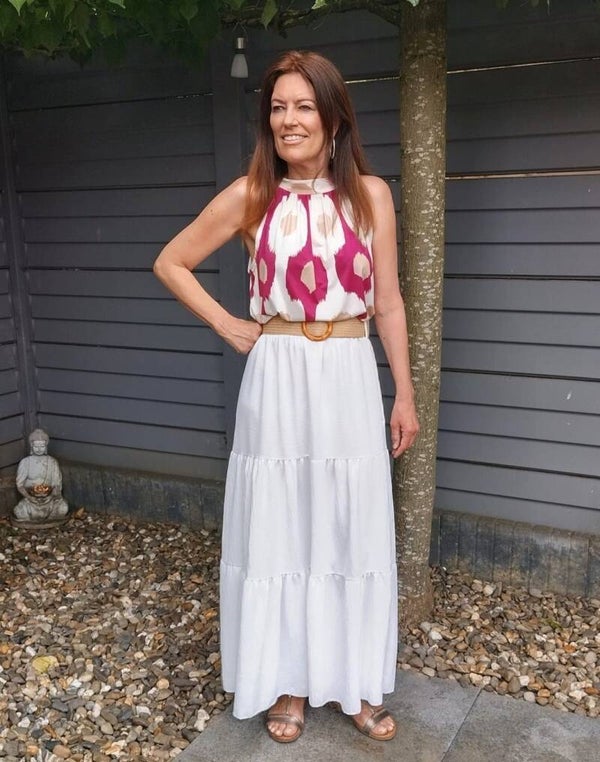 Maxi strokenrok met mooie bijpassende riem wit