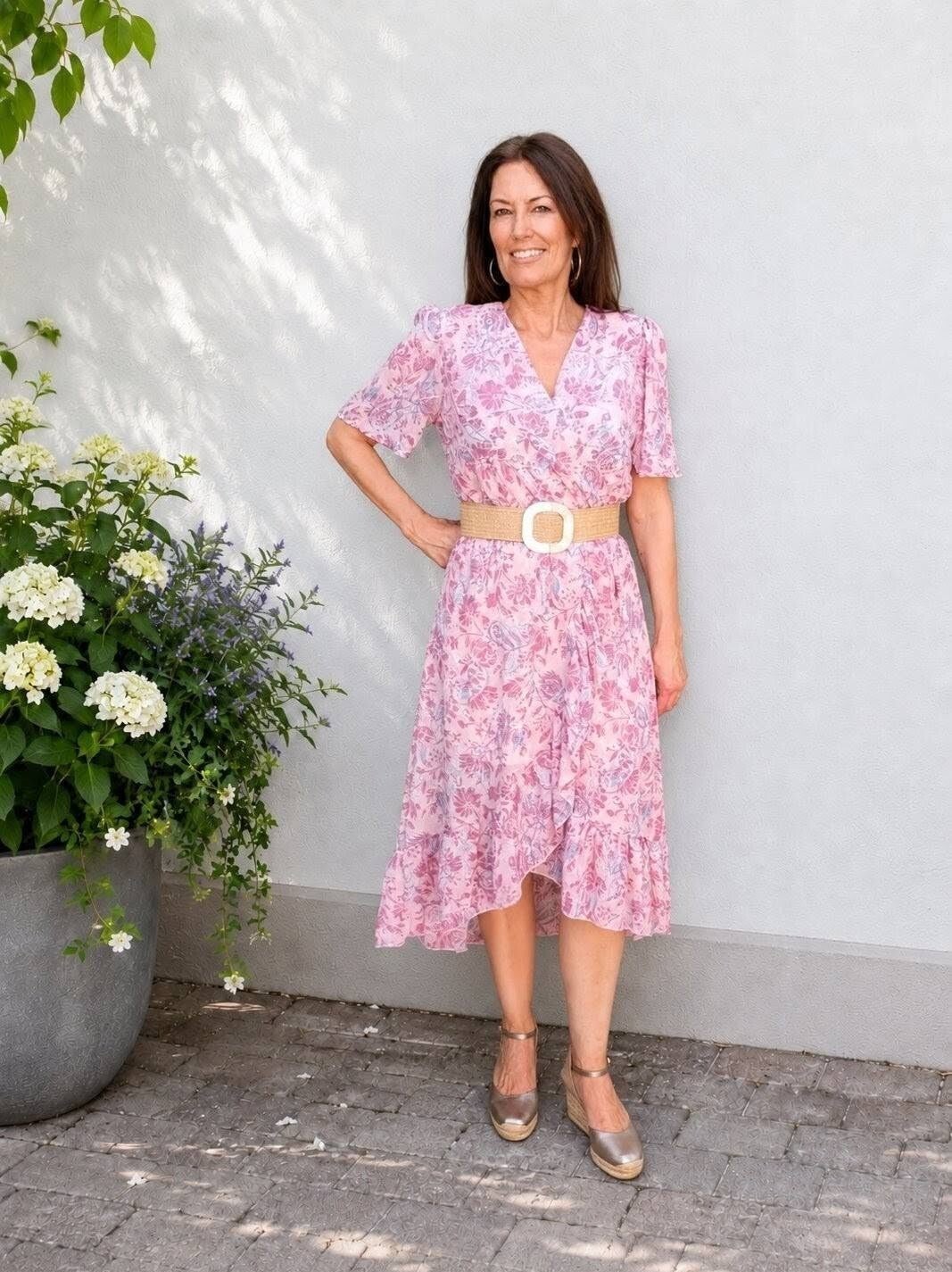 Jurk met mooie print en ruffles roze