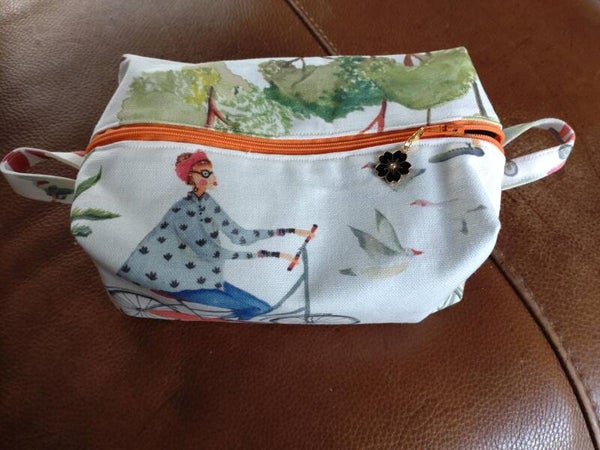 Medium Bag - out and about