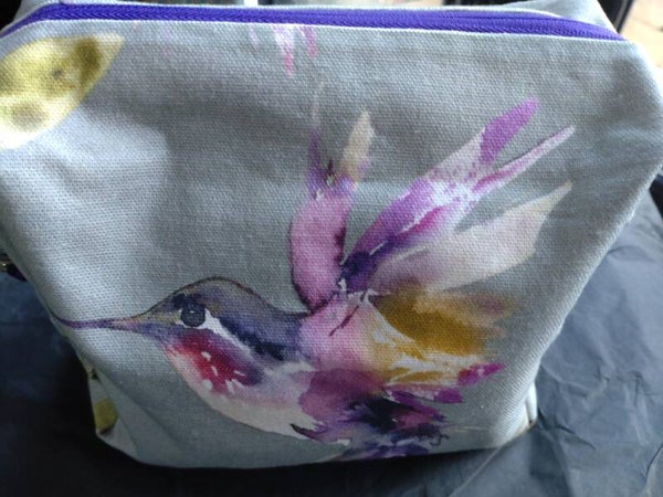 Box bag - humming bird