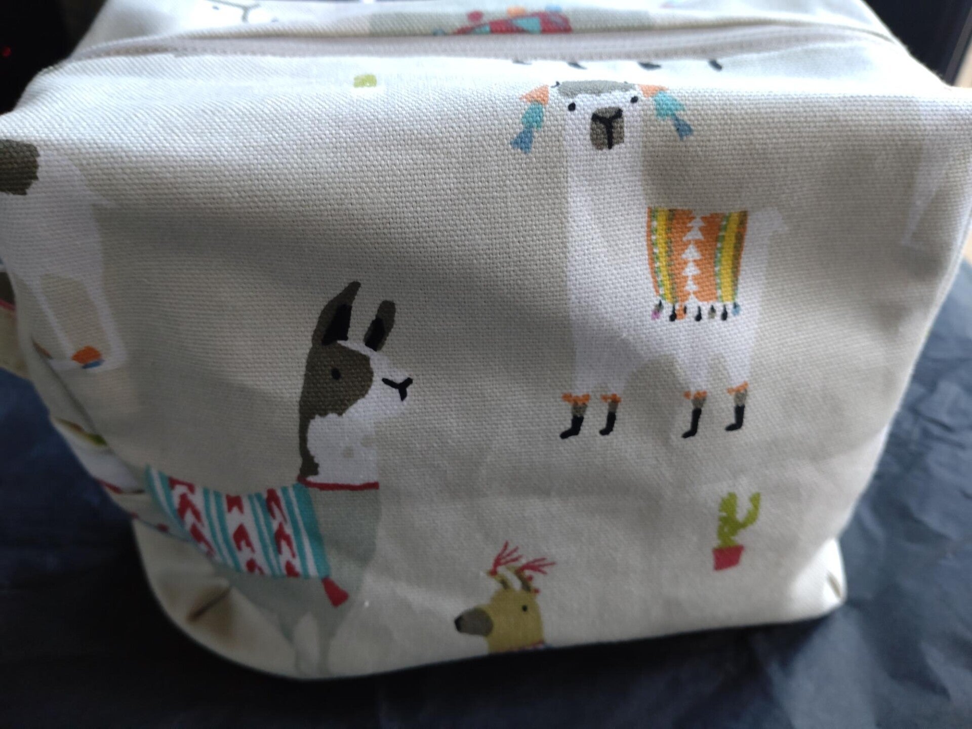 Box bag - llamas