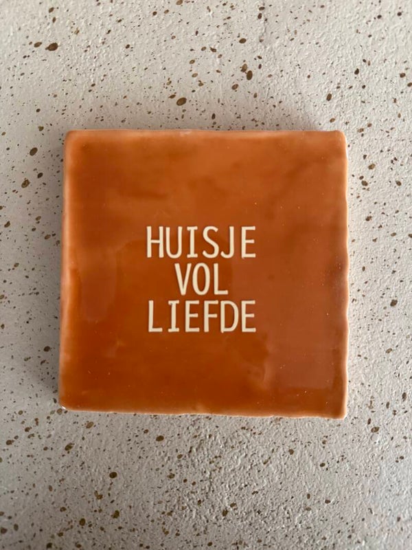 Tegeltje huisje vol liefde oranje