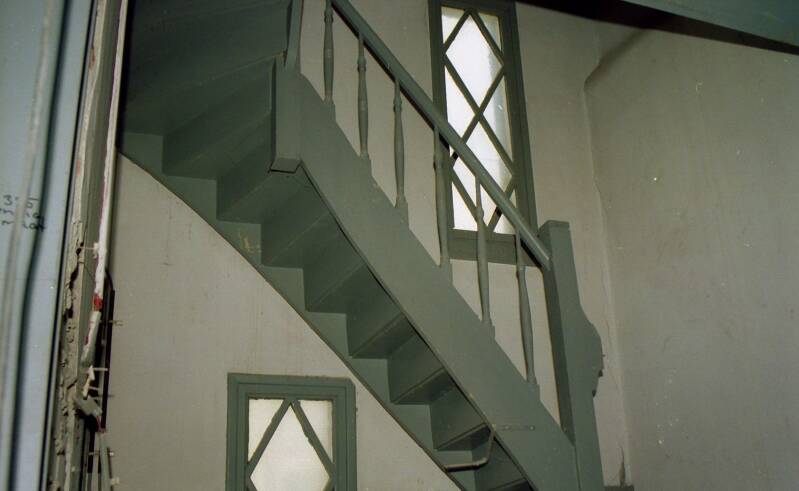 trap achter het projectie scherm