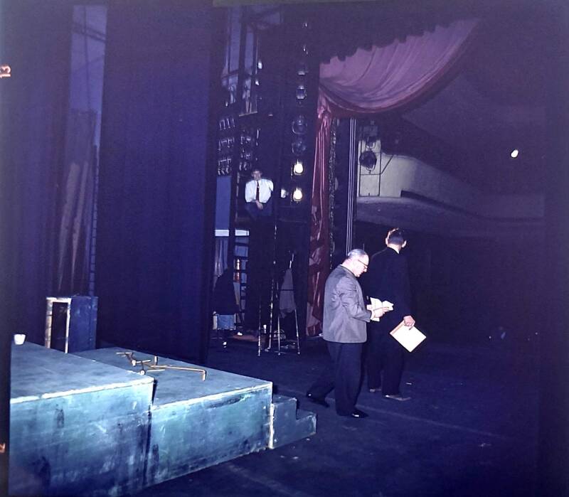 ook toneel in de grote zaal