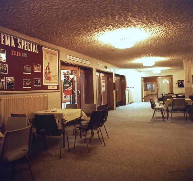 foyer bij de grote zaal