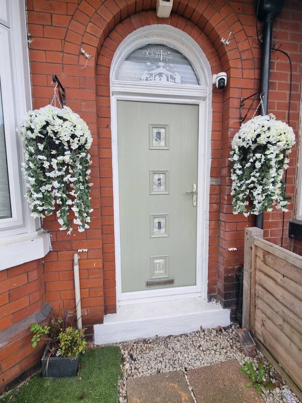 Artificial hanging basket