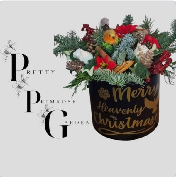 Fresh and Artificial hat box