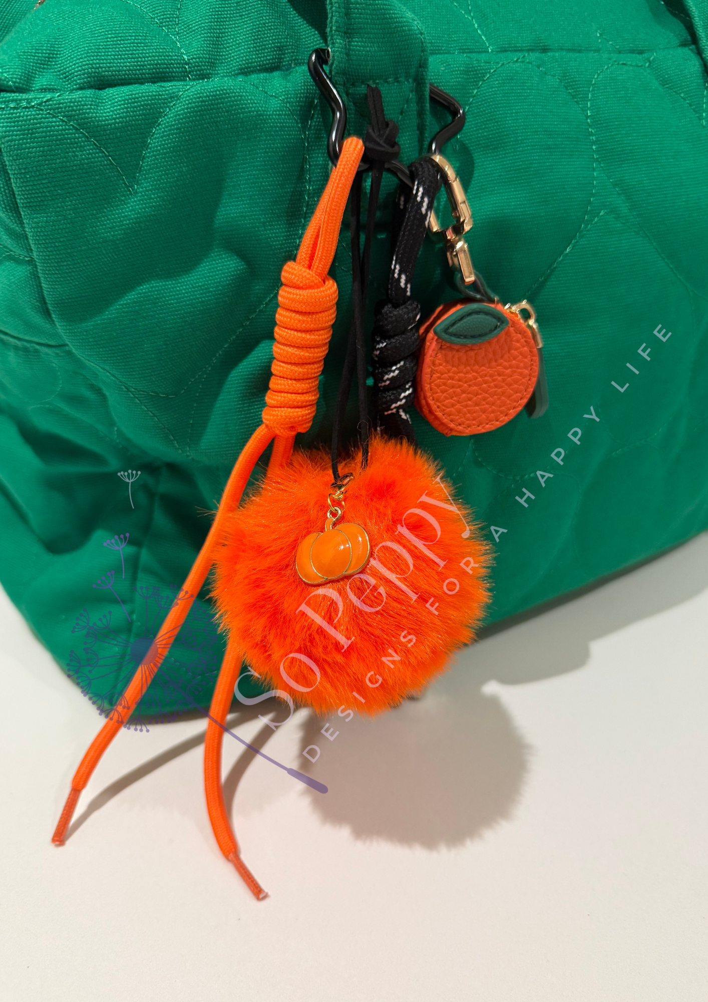 Halloween Charm - Fluffy pumpkin with bag